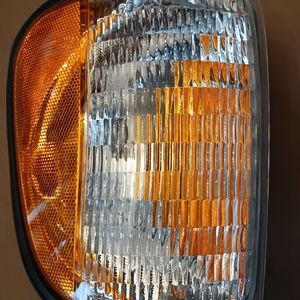 1630247 passenger side turn signal compatible with select Ford models